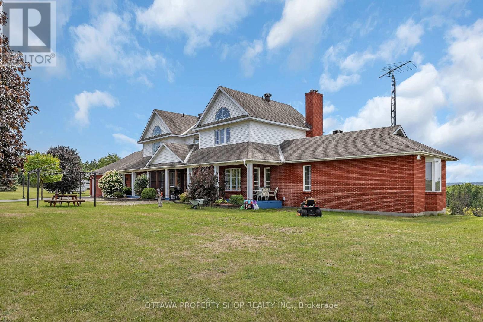 3059 Greenland Road, Unit 3057
