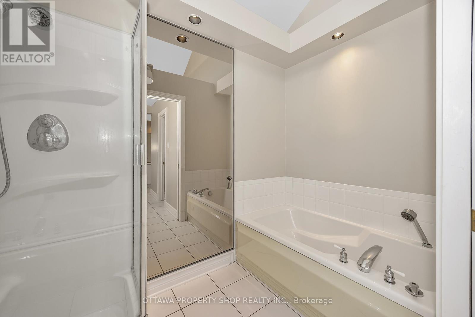 3059 Greenland Road, Unit 3057