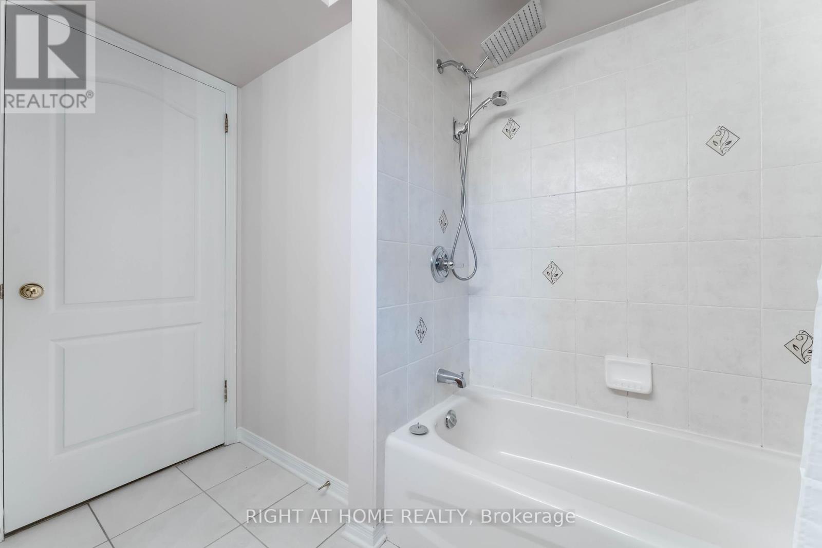 67 Strathaven Private