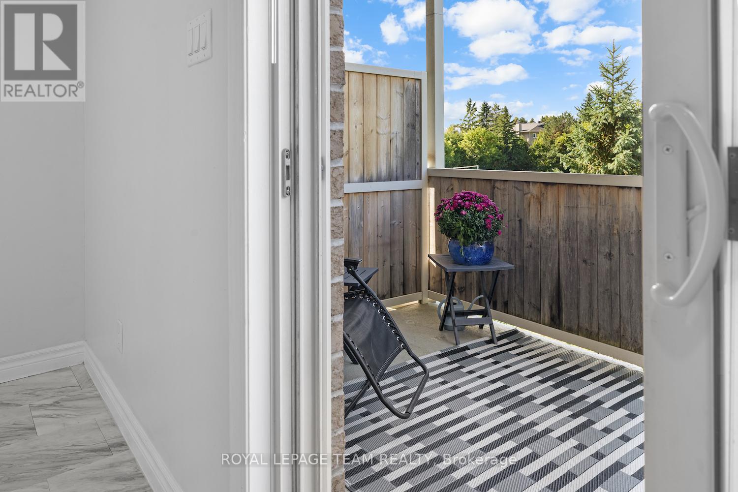 239 Paseo Private