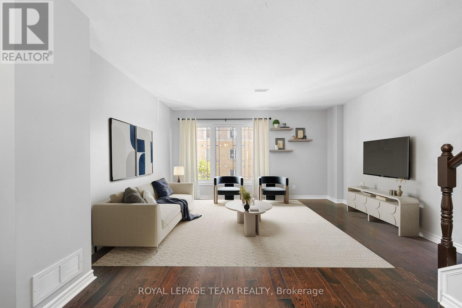 239 Paseo Private