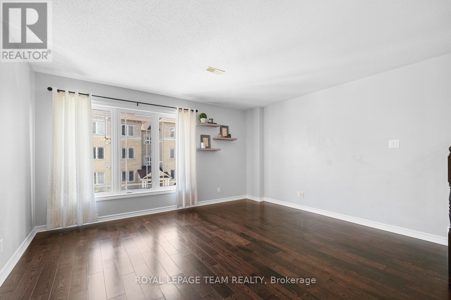 239 Paseo Private