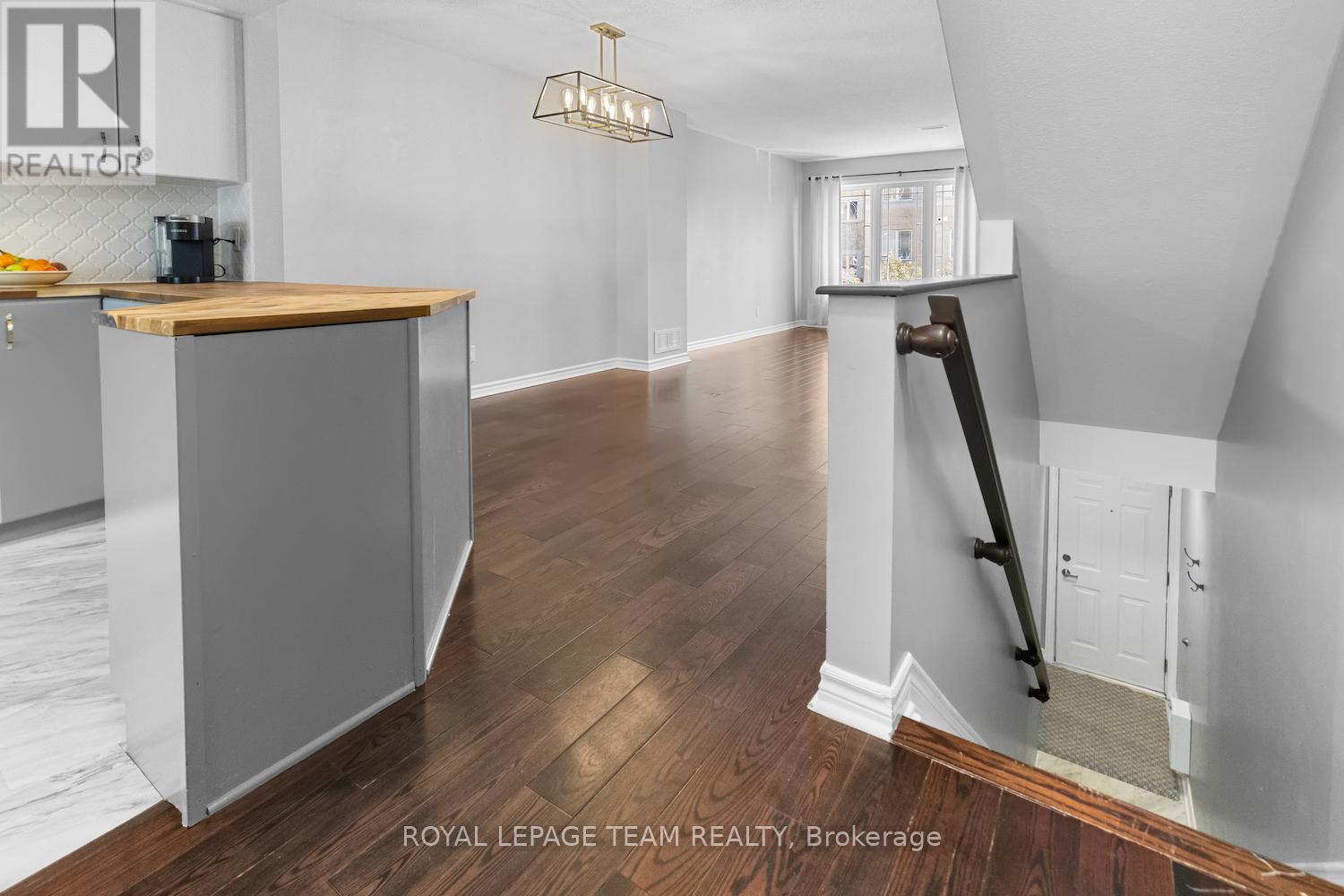 239 Paseo Private