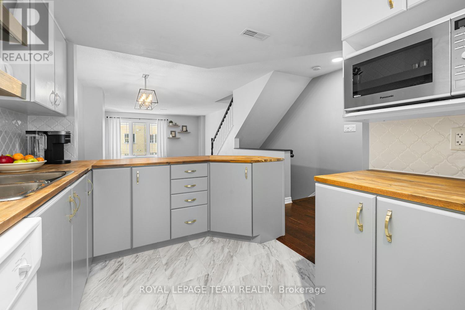 239 Paseo Private