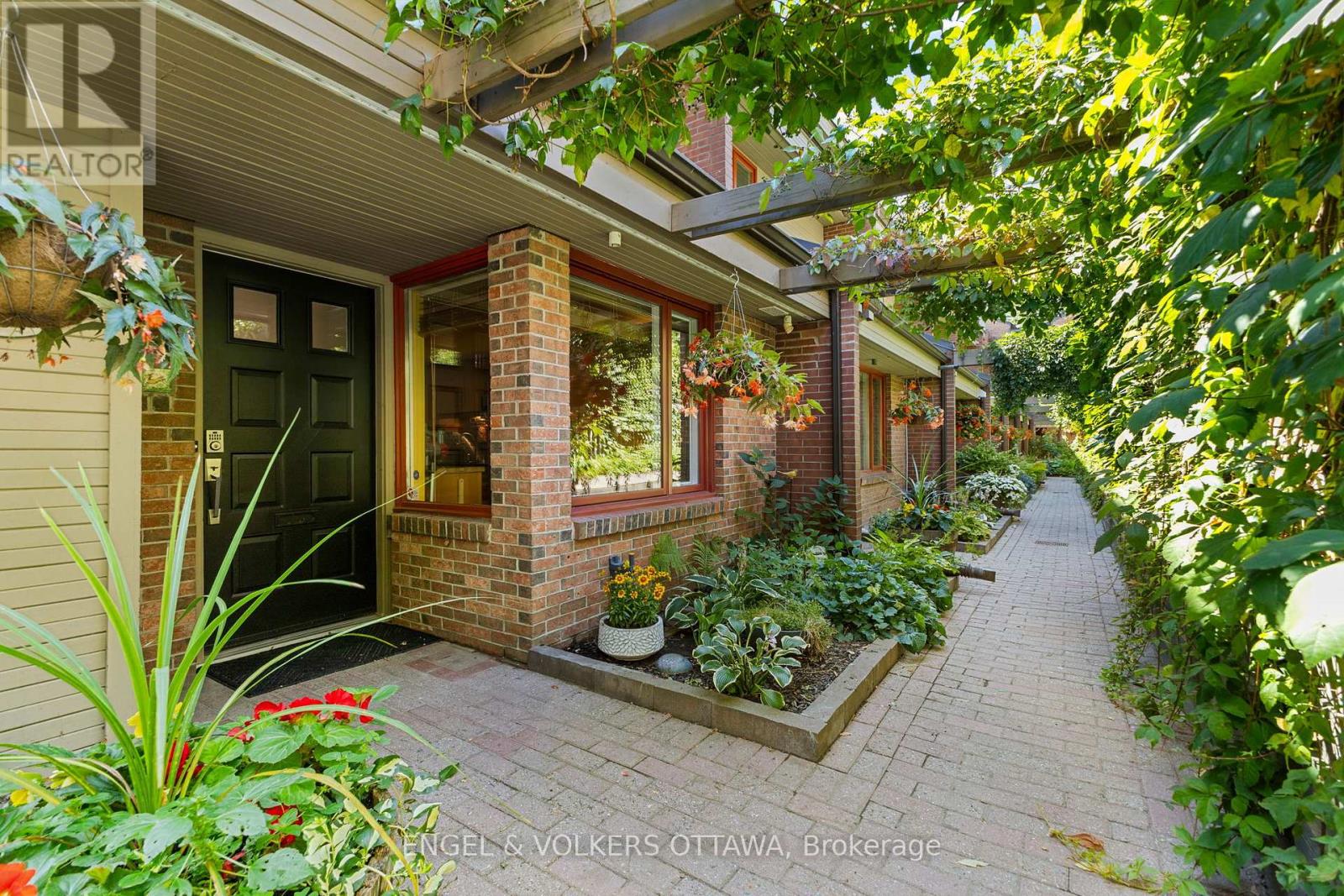 1 - 125 Springfield Road
