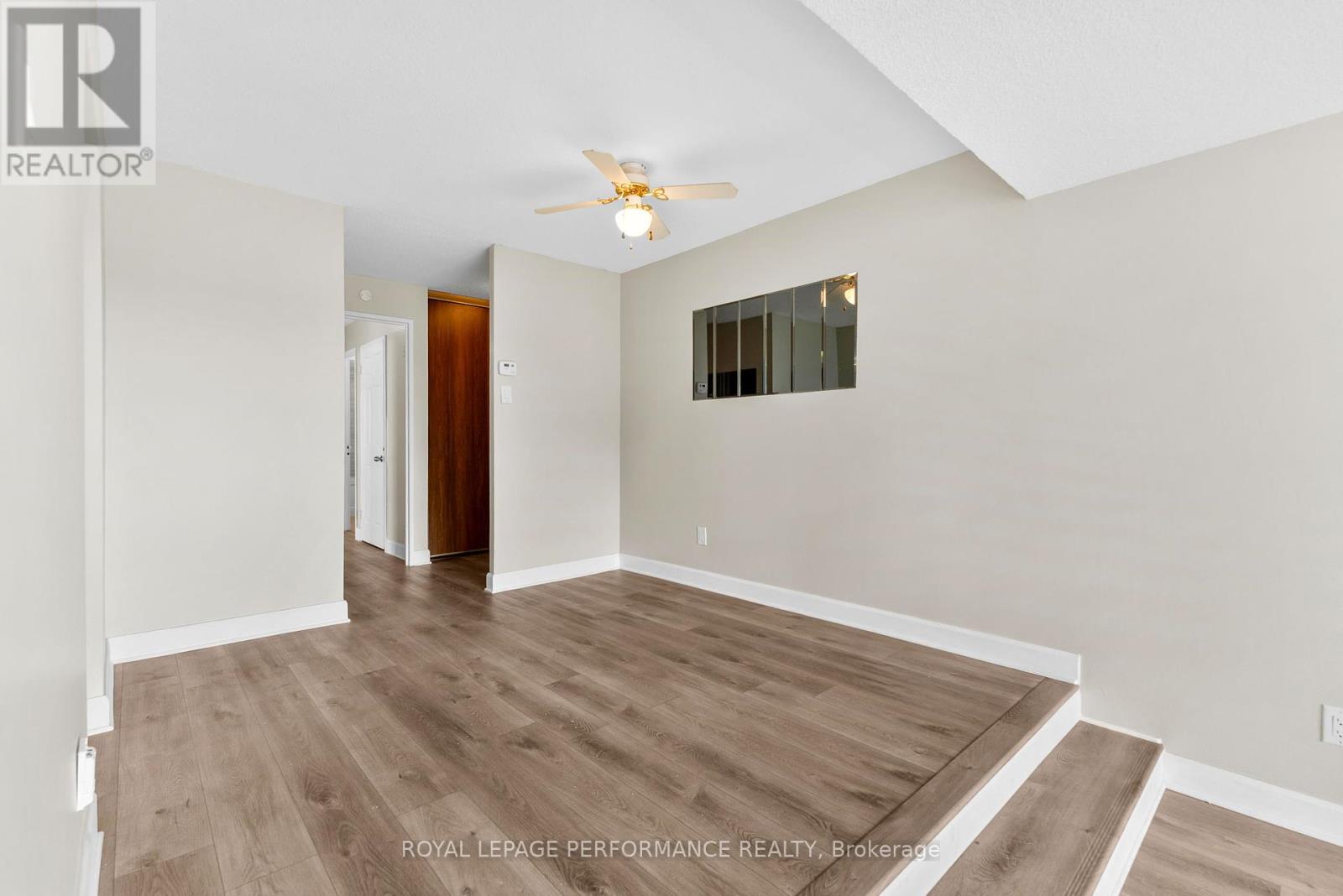 1003 - 1171 Ambleside Drive