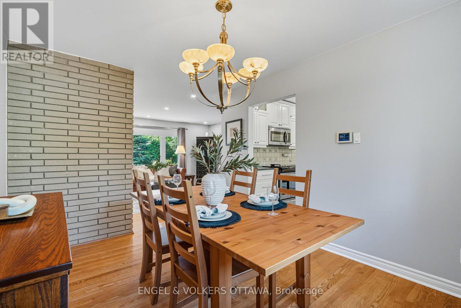 1800 Devlin Crescent