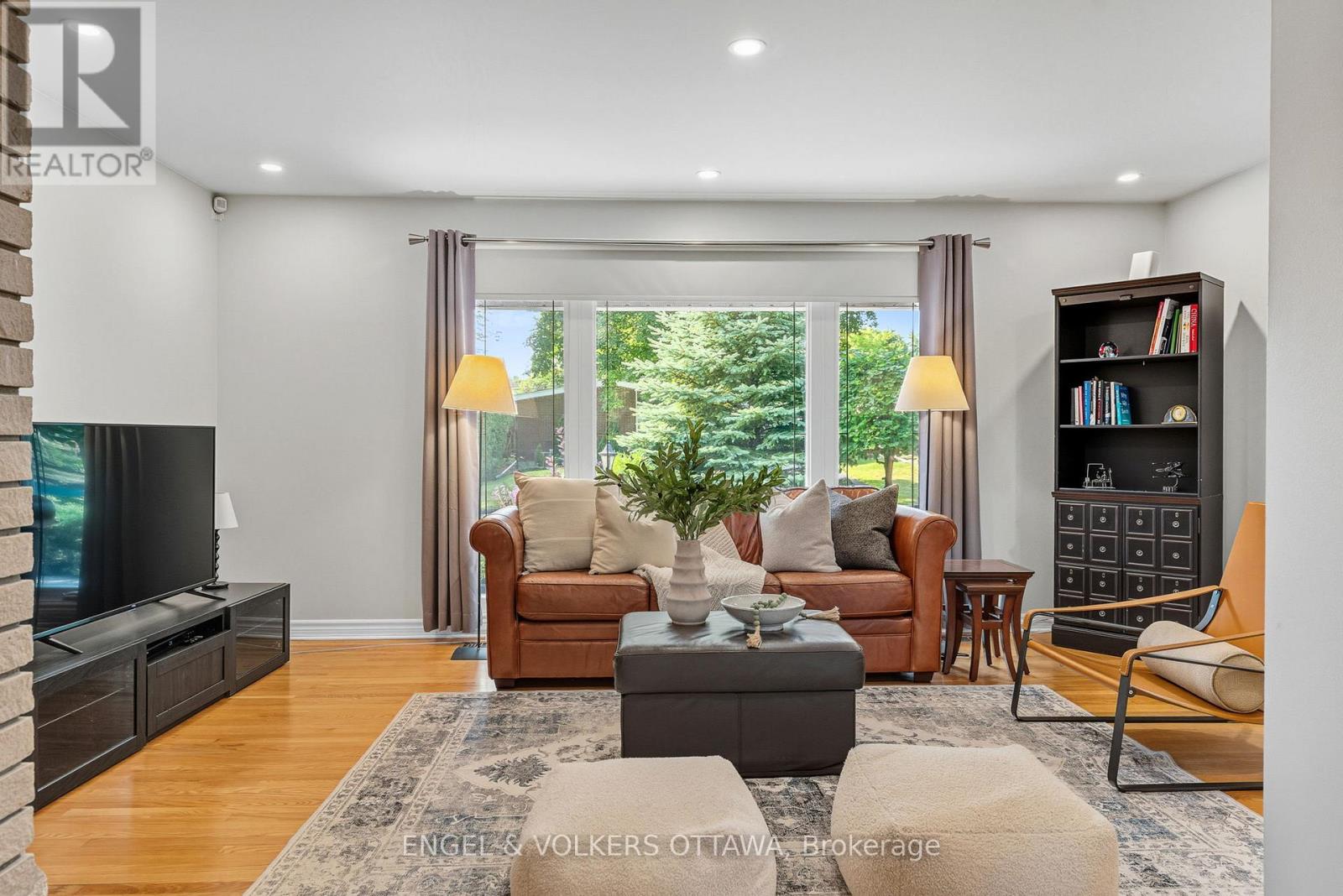 1800 Devlin Crescent