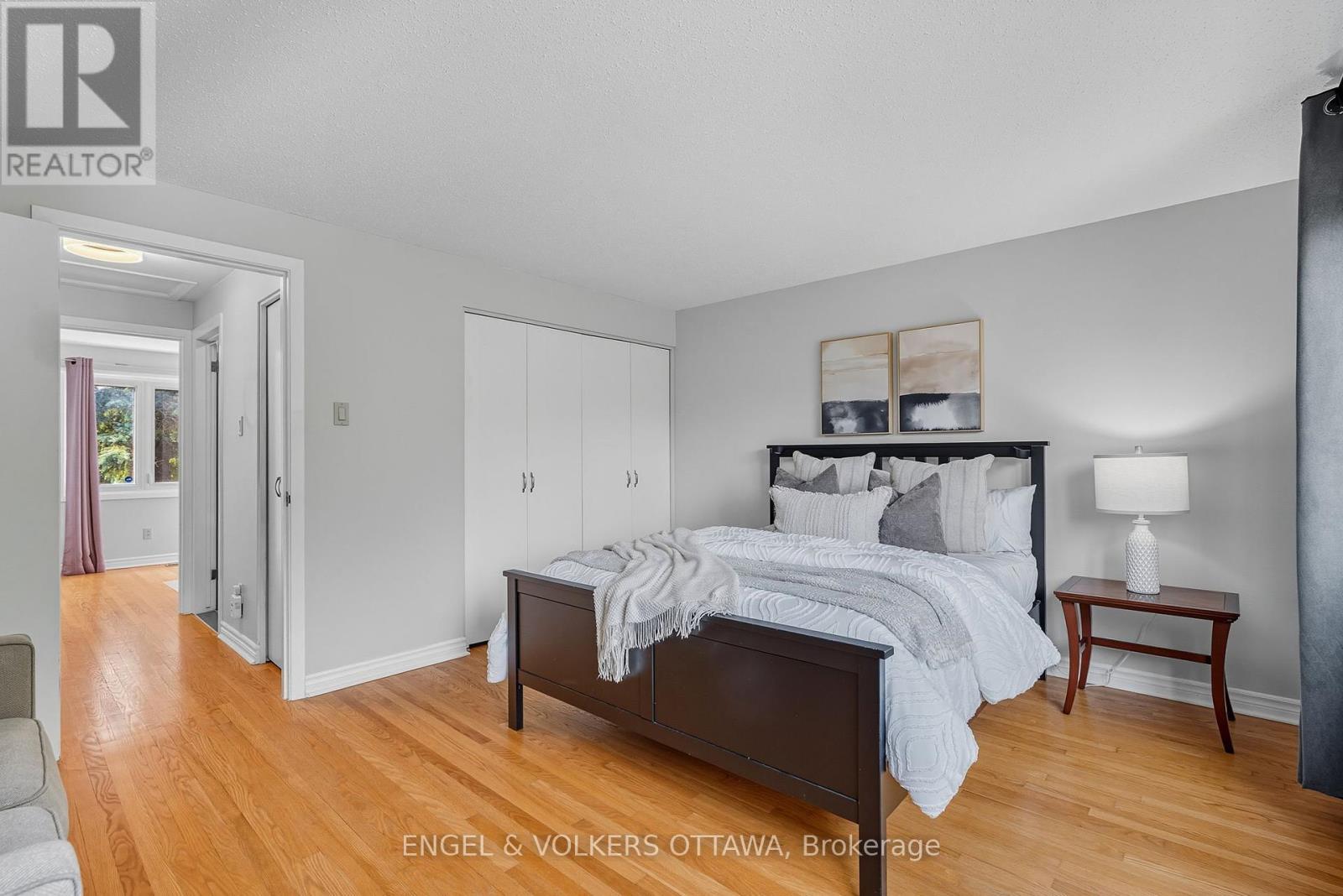1800 Devlin Crescent