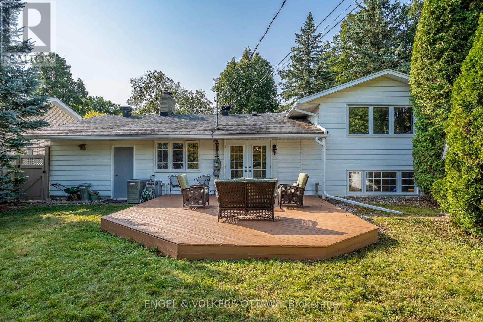 1800 Devlin Crescent