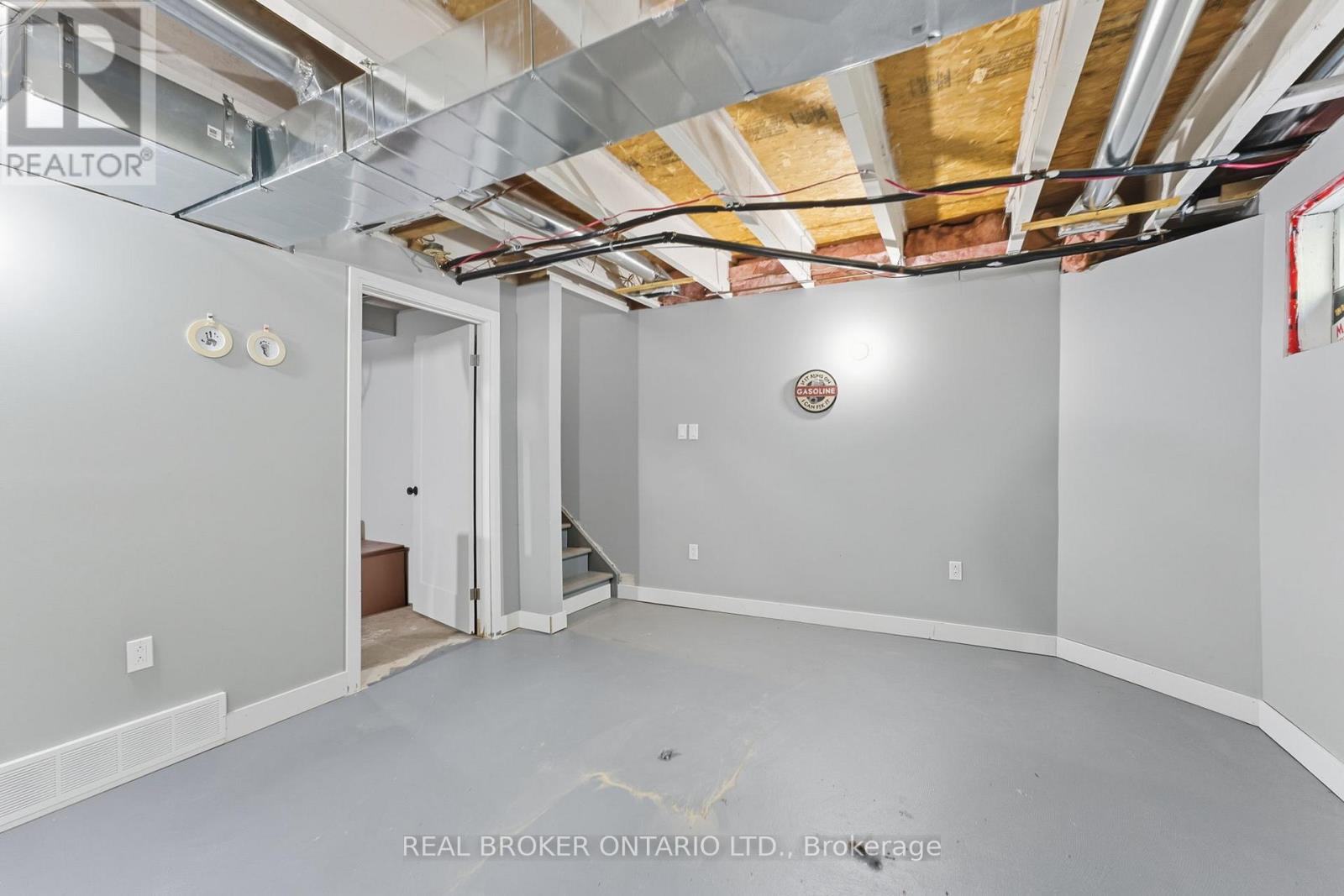 87 Elvira Street W