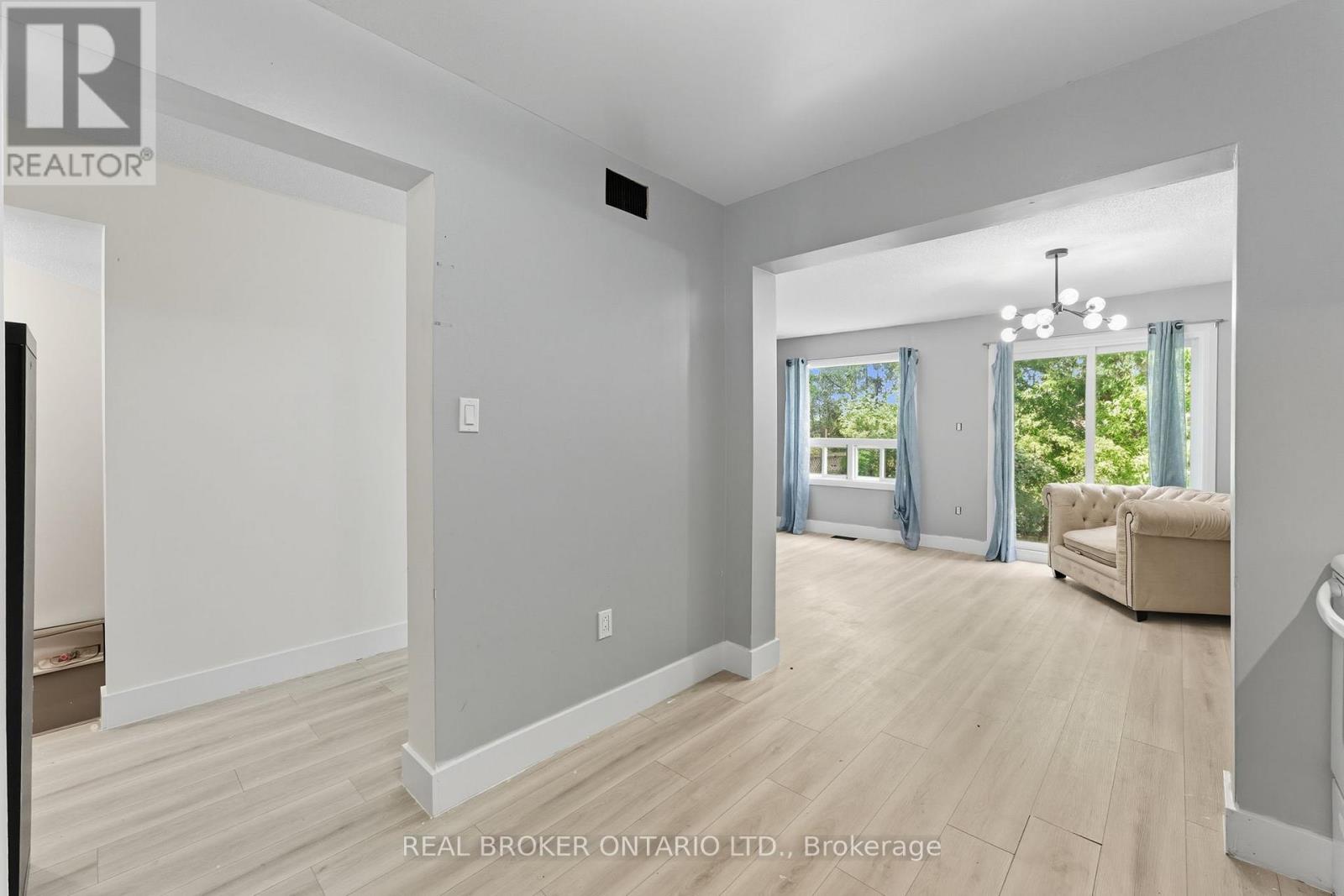 87 Elvira Street W