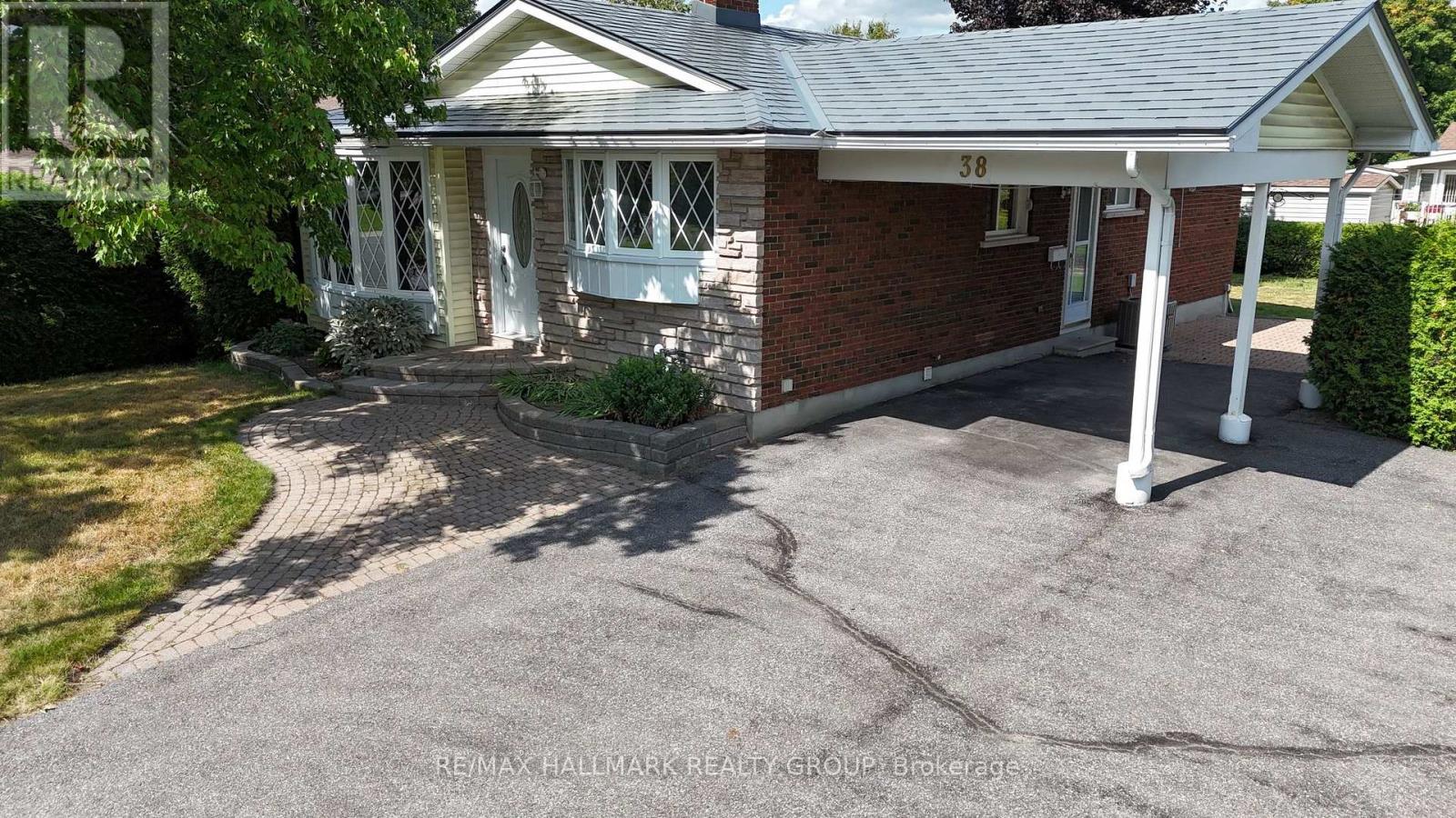38 Hadley Circle