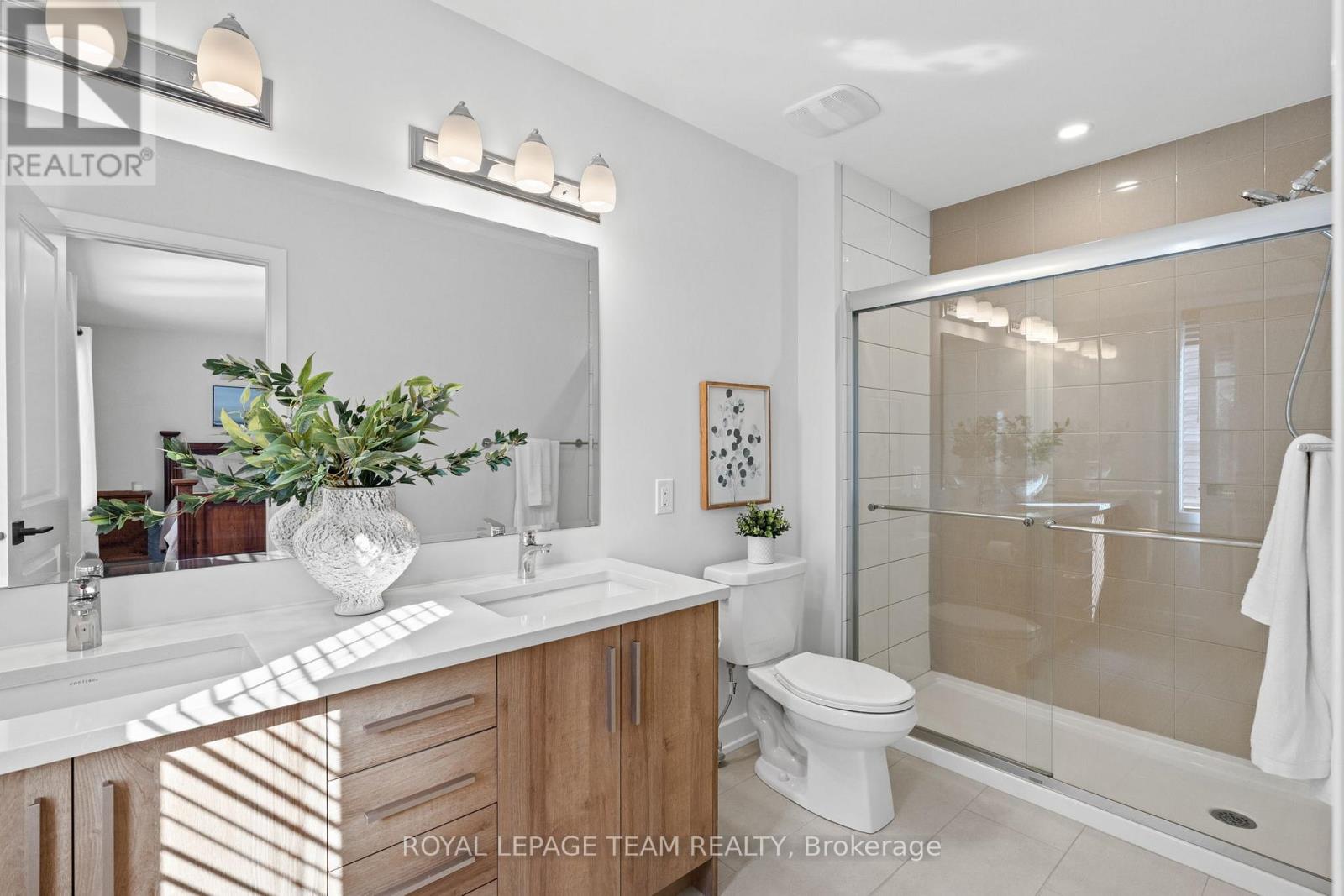 224 Elsie Macgill Walk