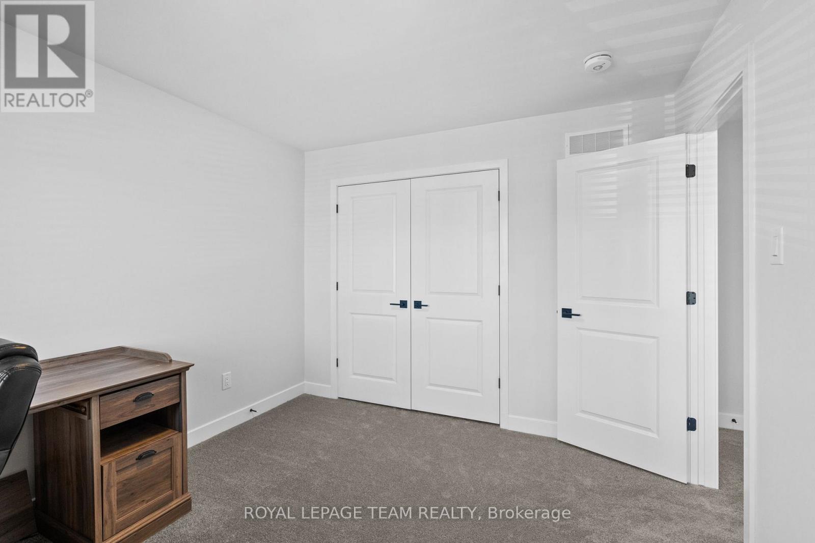 224 Elsie Macgill Walk