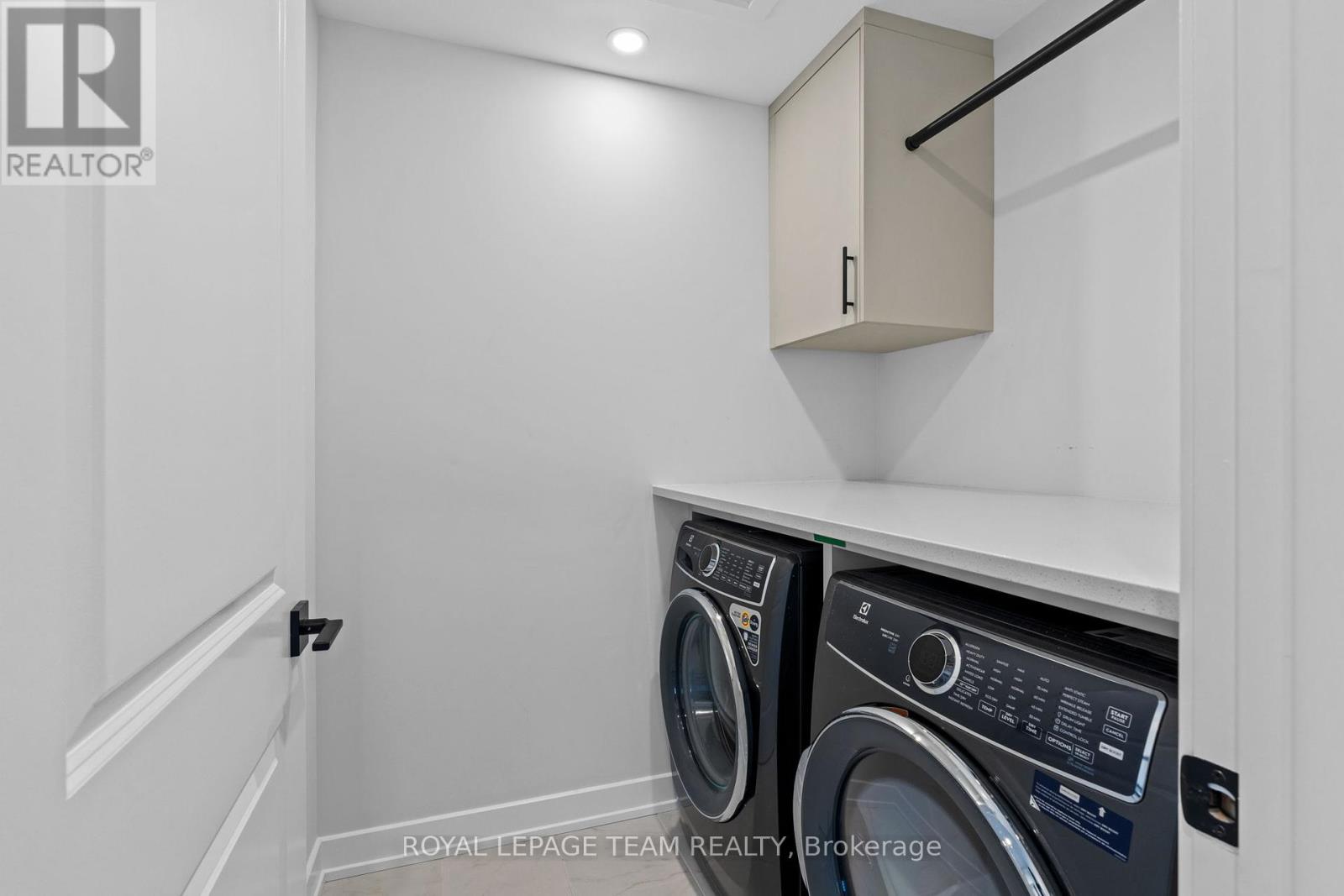 224 Elsie Macgill Walk