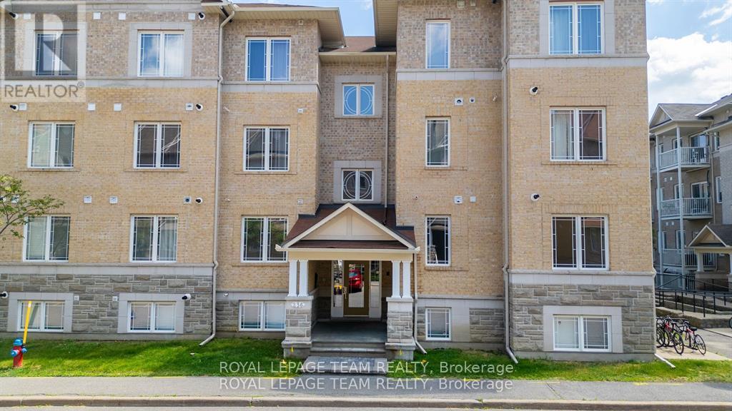 4 - 236 Paseo Private