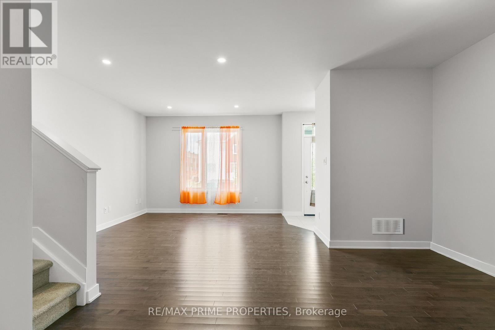 834 Bascule Place