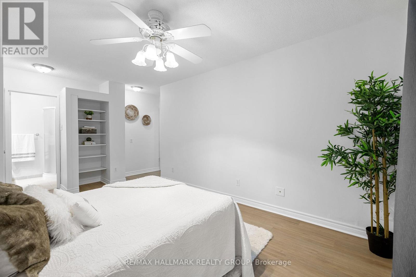 105 - 960 Teron Road