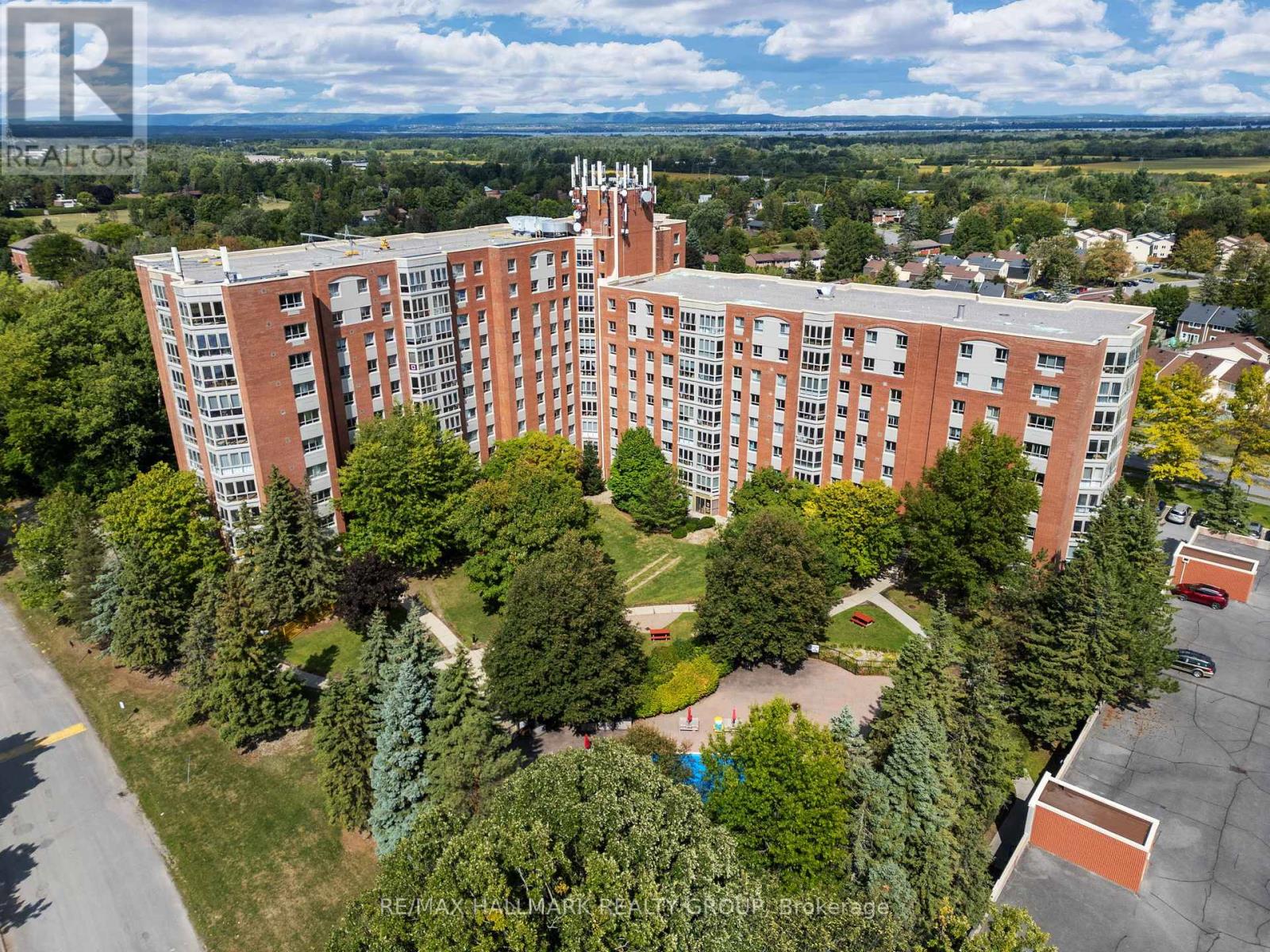105 - 960 Teron Road