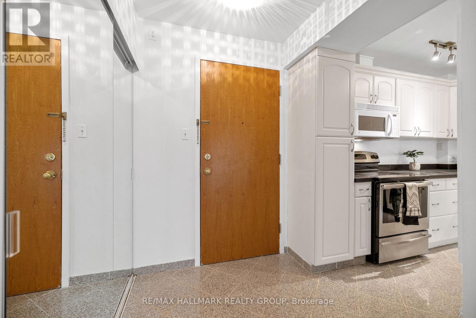 105 - 960 Teron Road