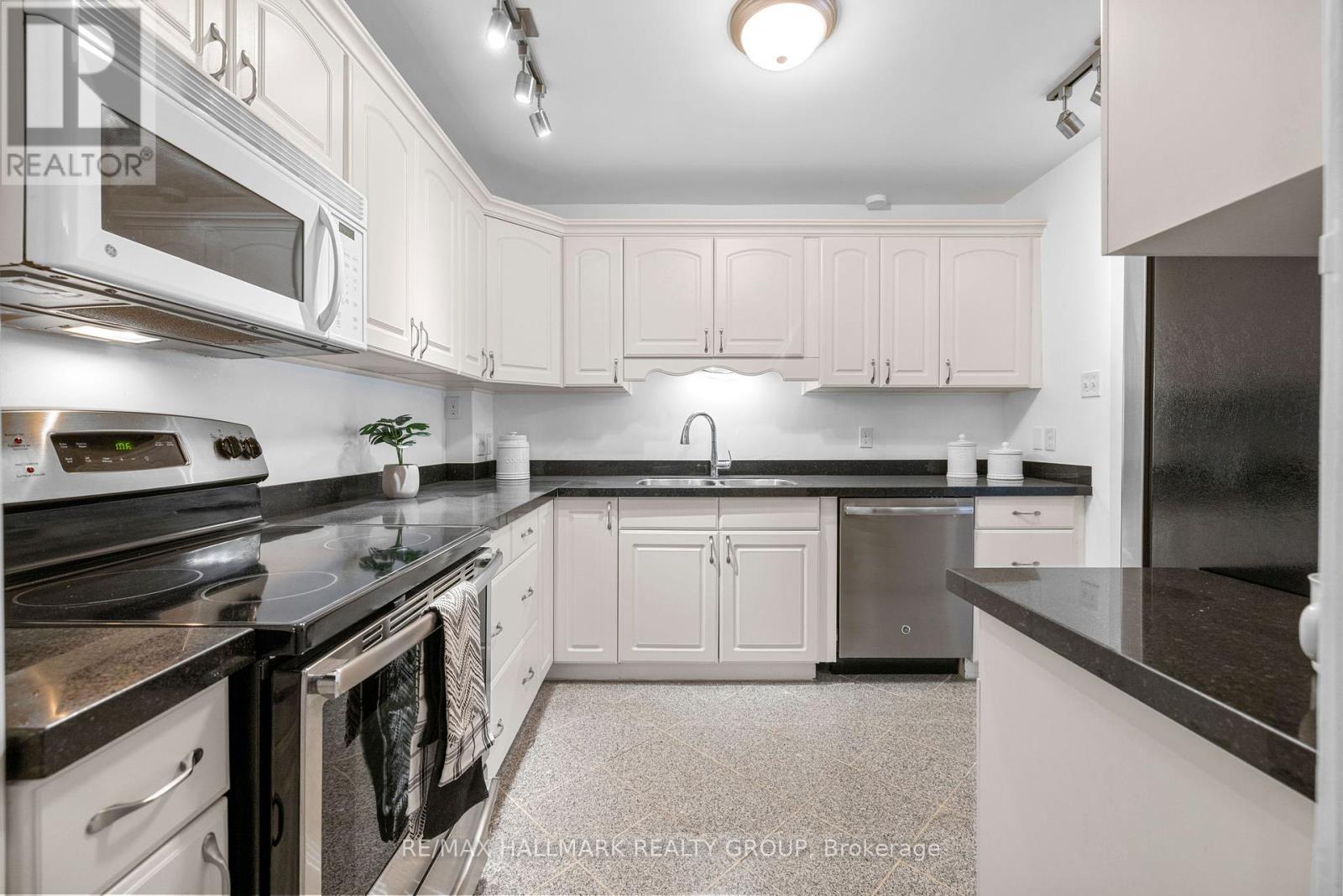 105 - 960 Teron Road