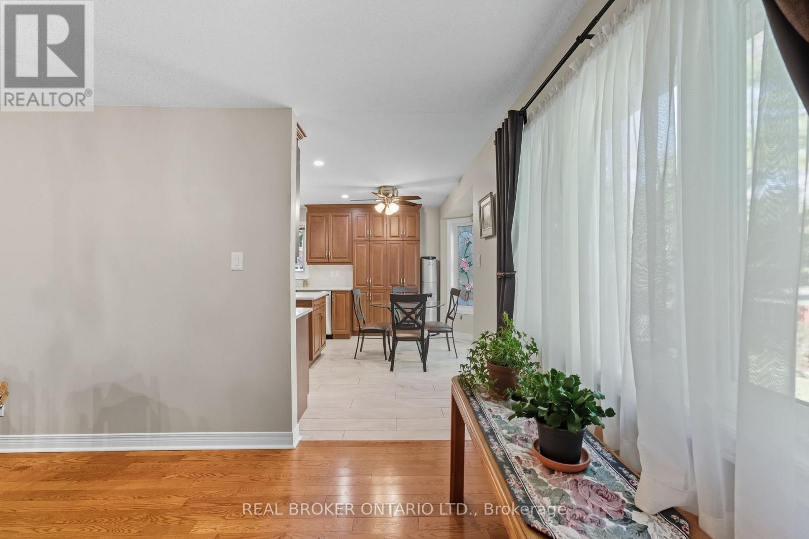 6 Candow Crescent