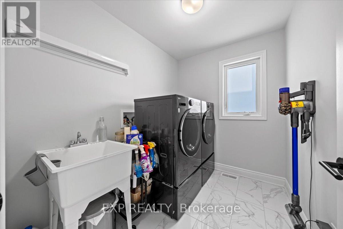 126 Unity Place