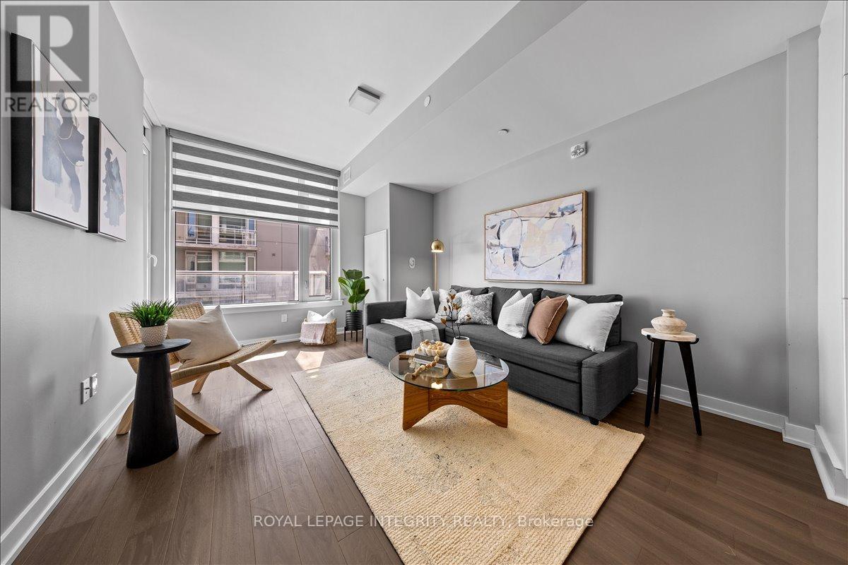 403 - 570 De Mazenod Avenue