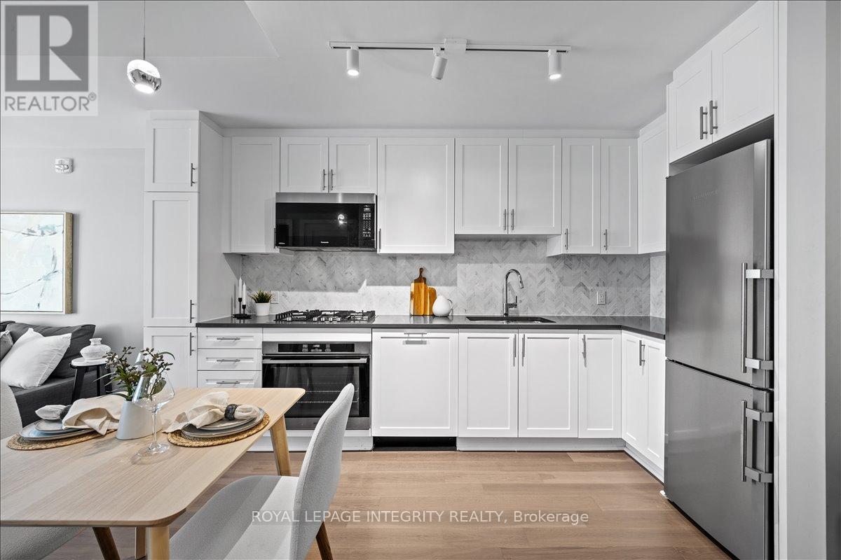 403 - 570 De Mazenod Avenue