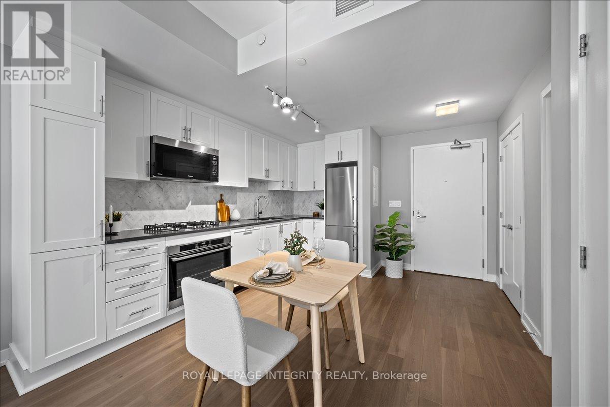 403 - 570 De Mazenod Avenue
