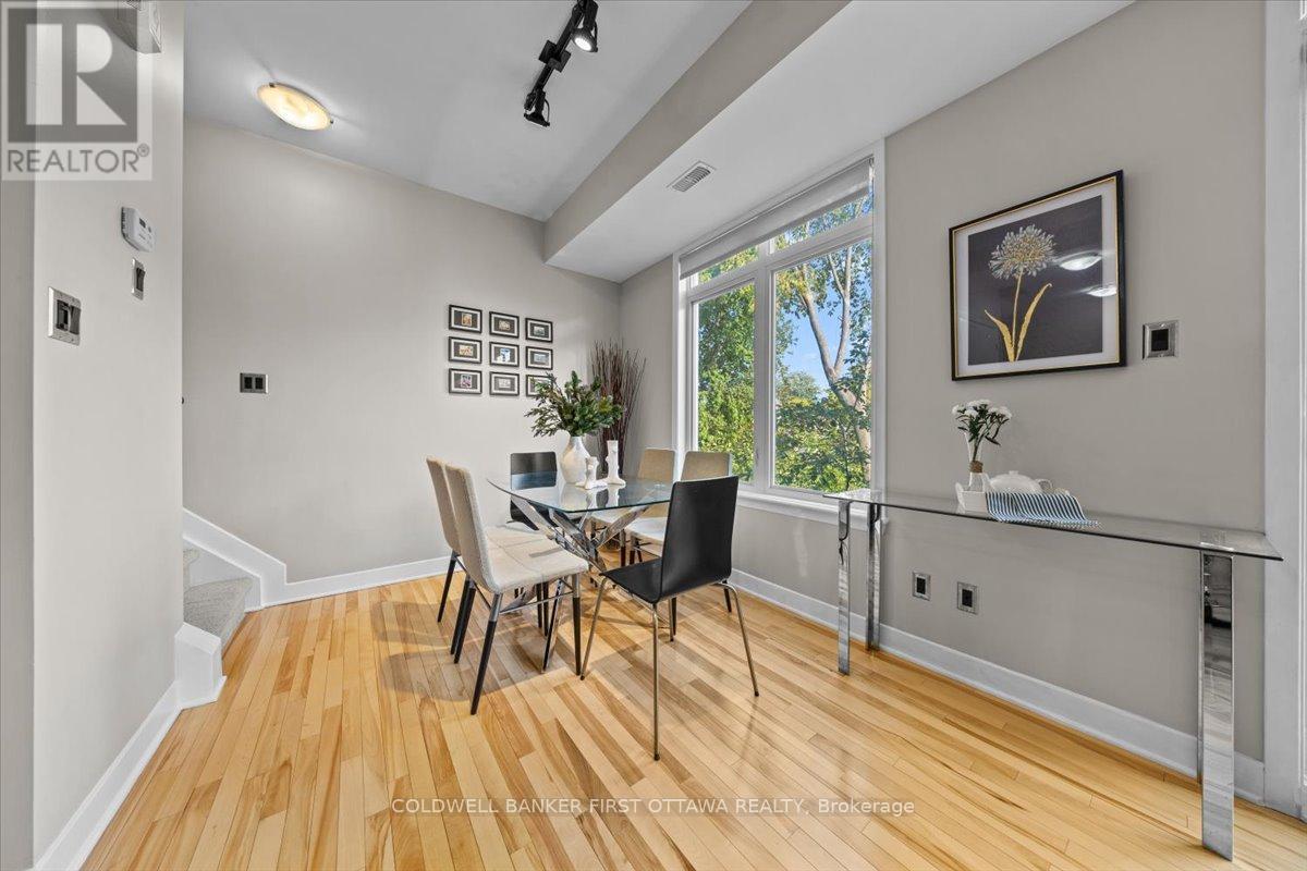 F - 414 Nepean Street