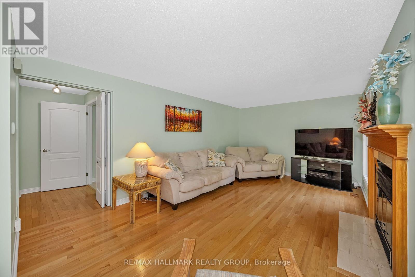 1725 Autumn Ridge Drive