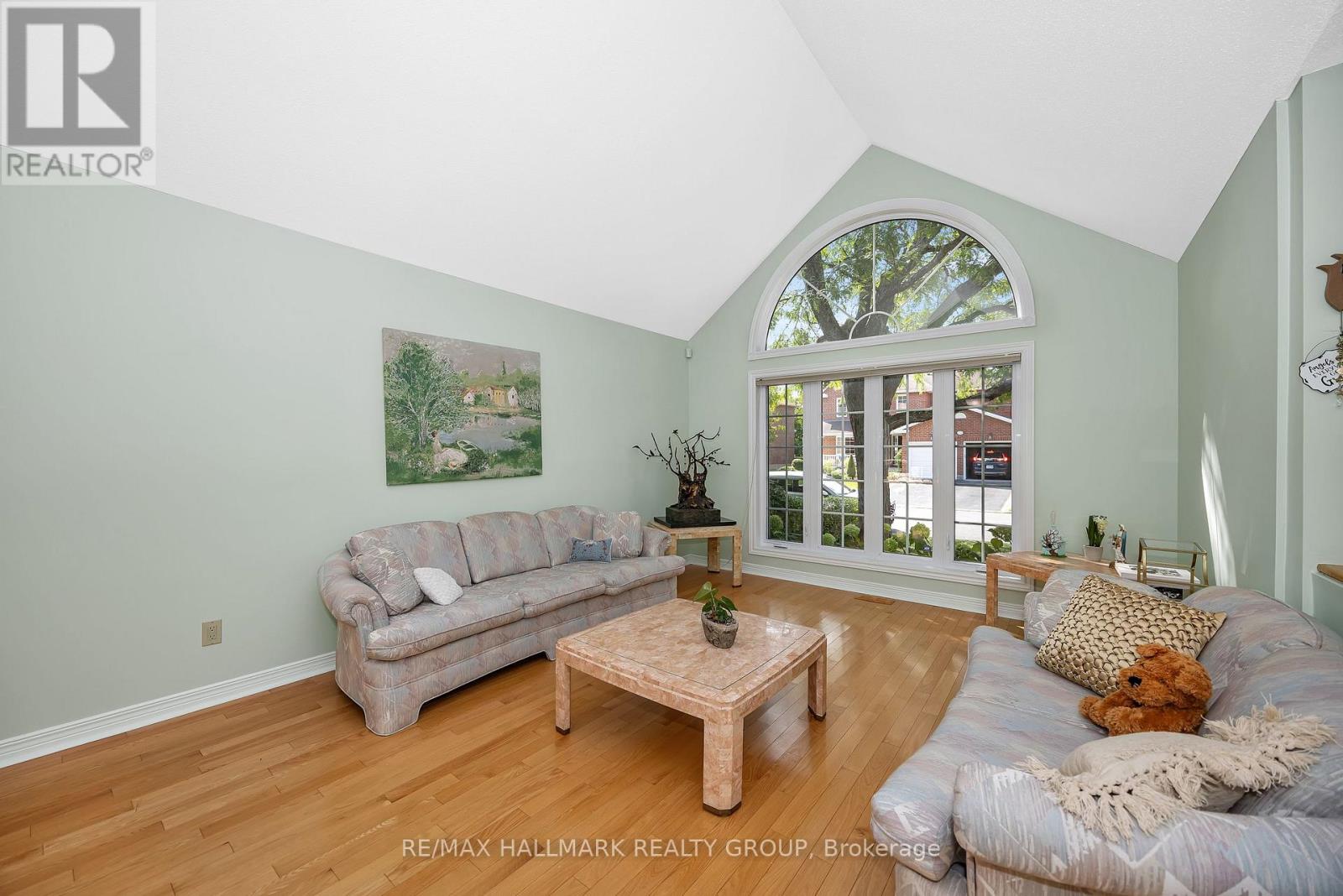 1725 Autumn Ridge Drive