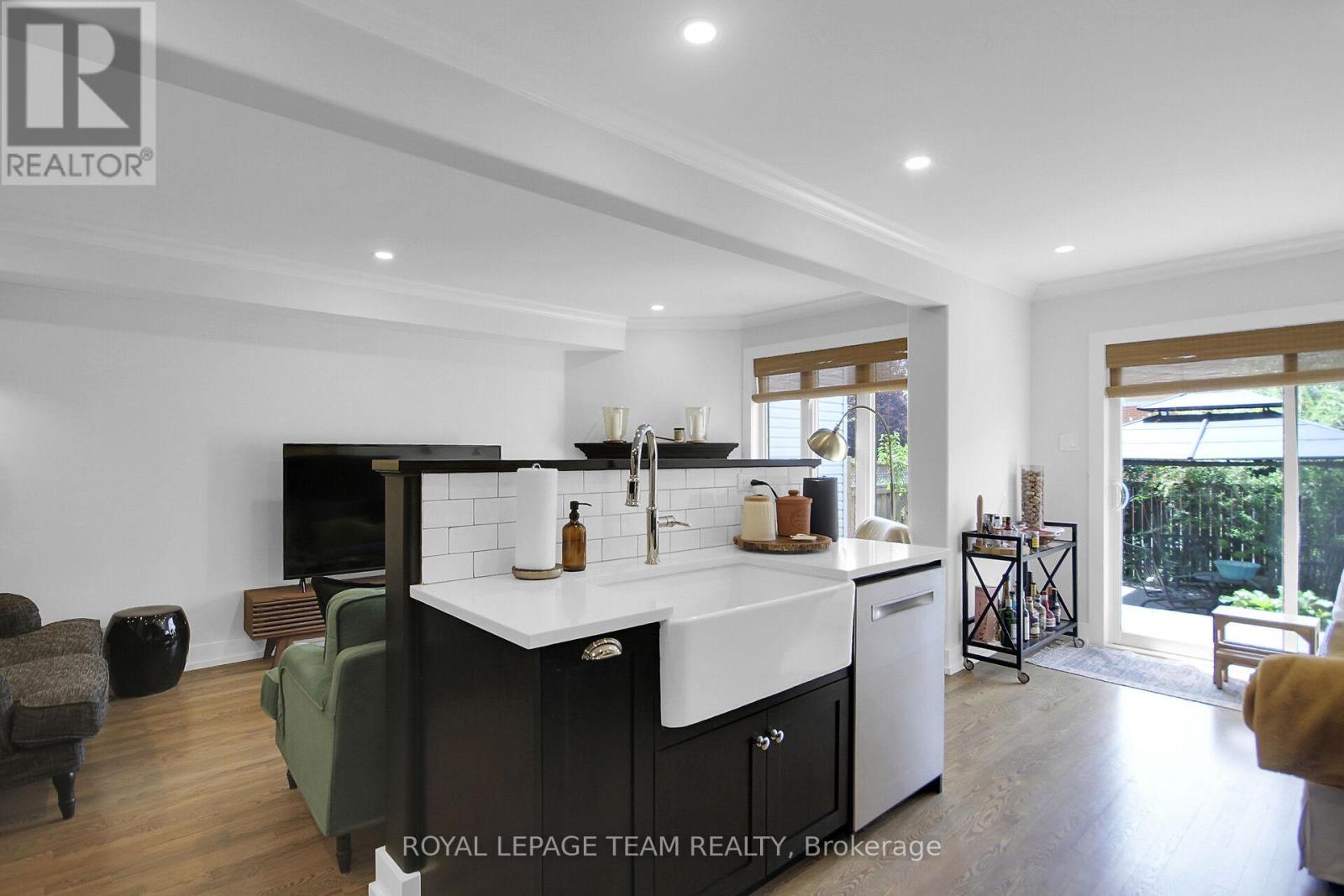 112 Talltree Crescent