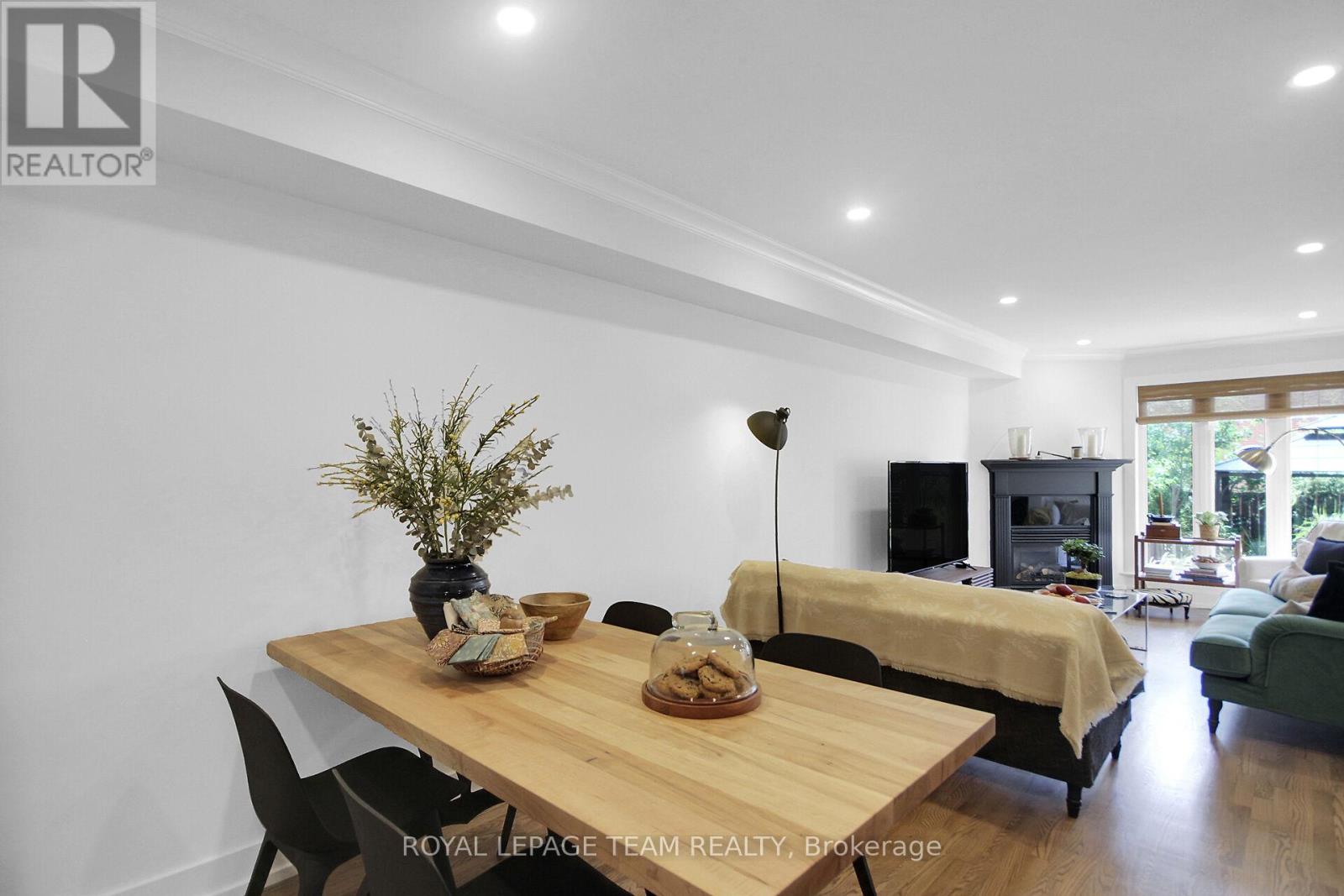 112 Talltree Crescent