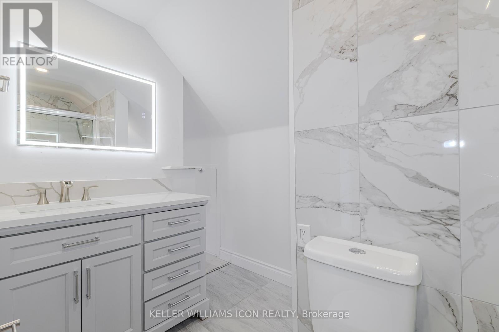 92 Meadowlands Drive W