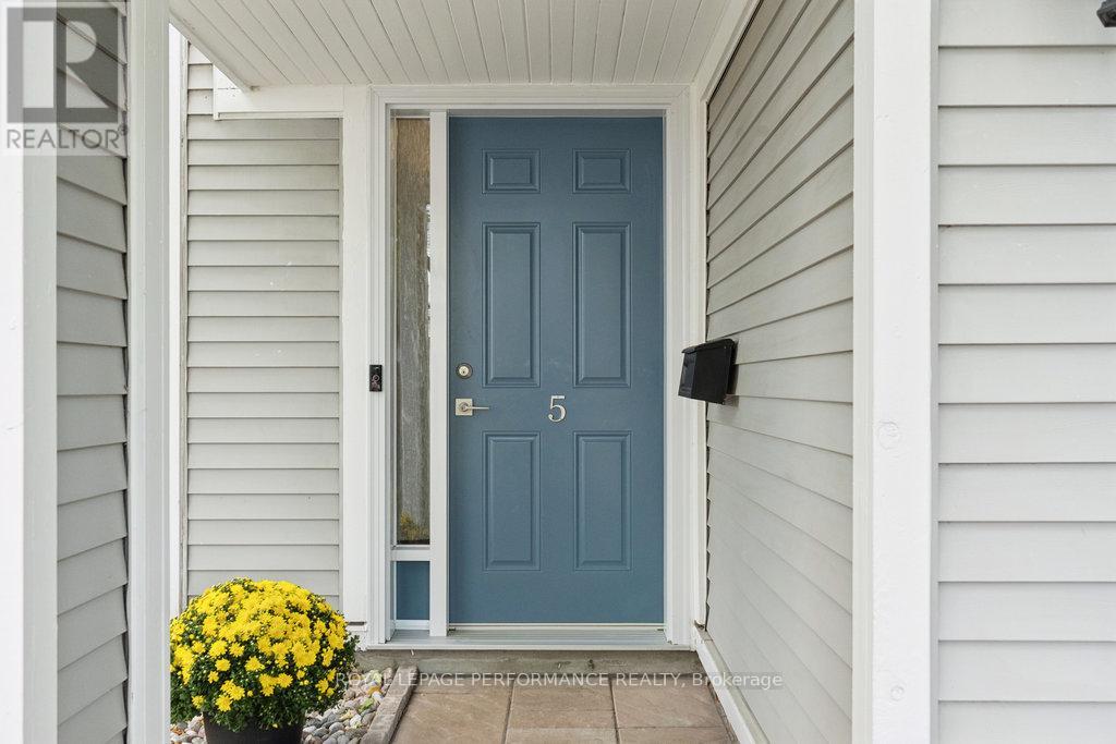 5 Forsyth Lane