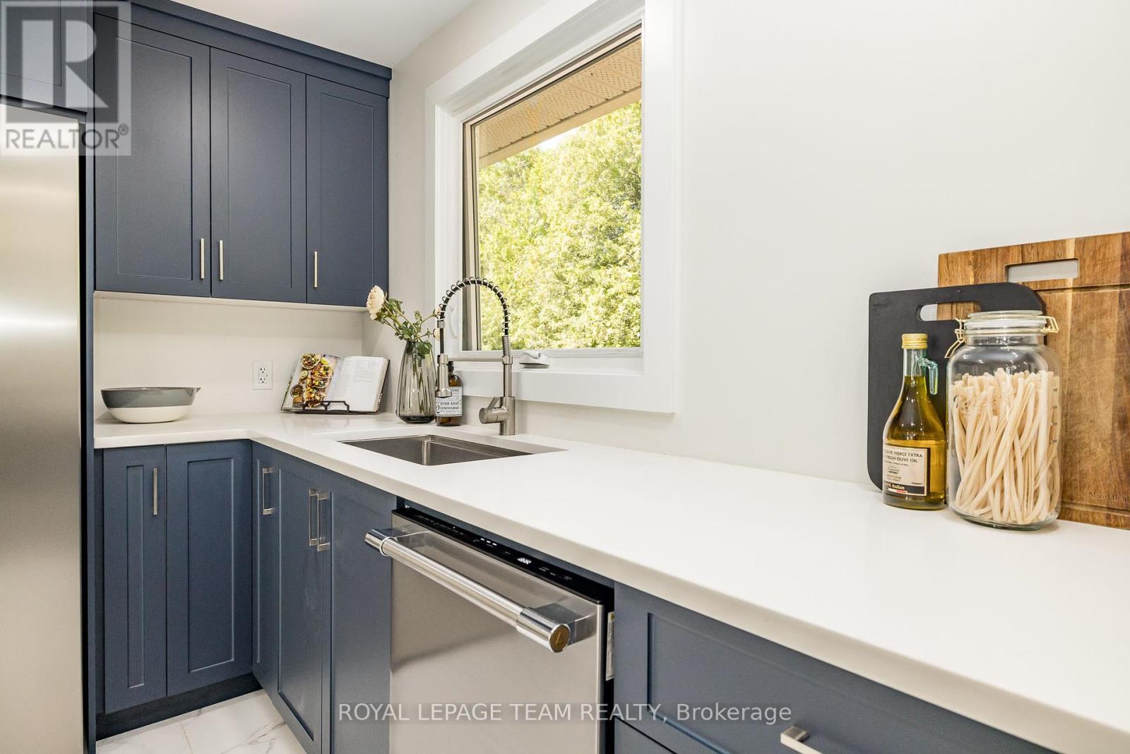 206 River View Lane