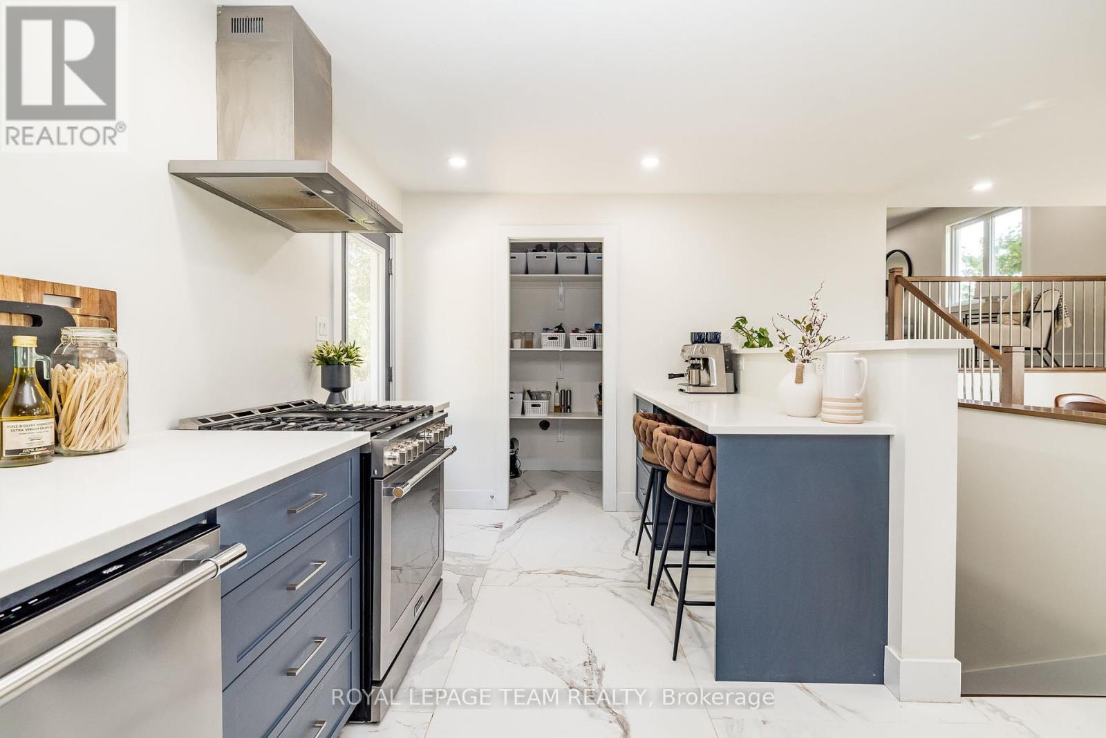 206 River View Lane