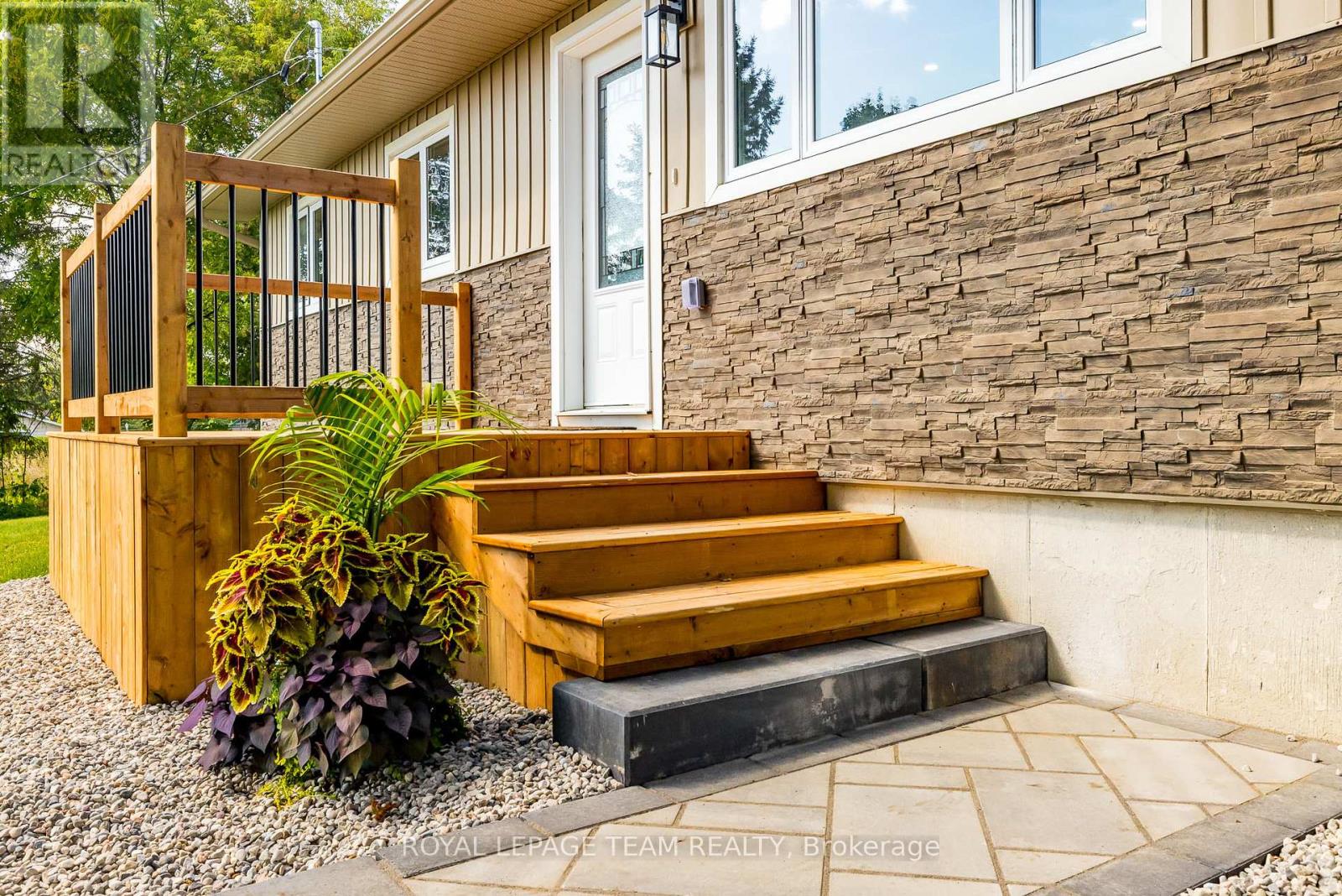 206 River View Lane