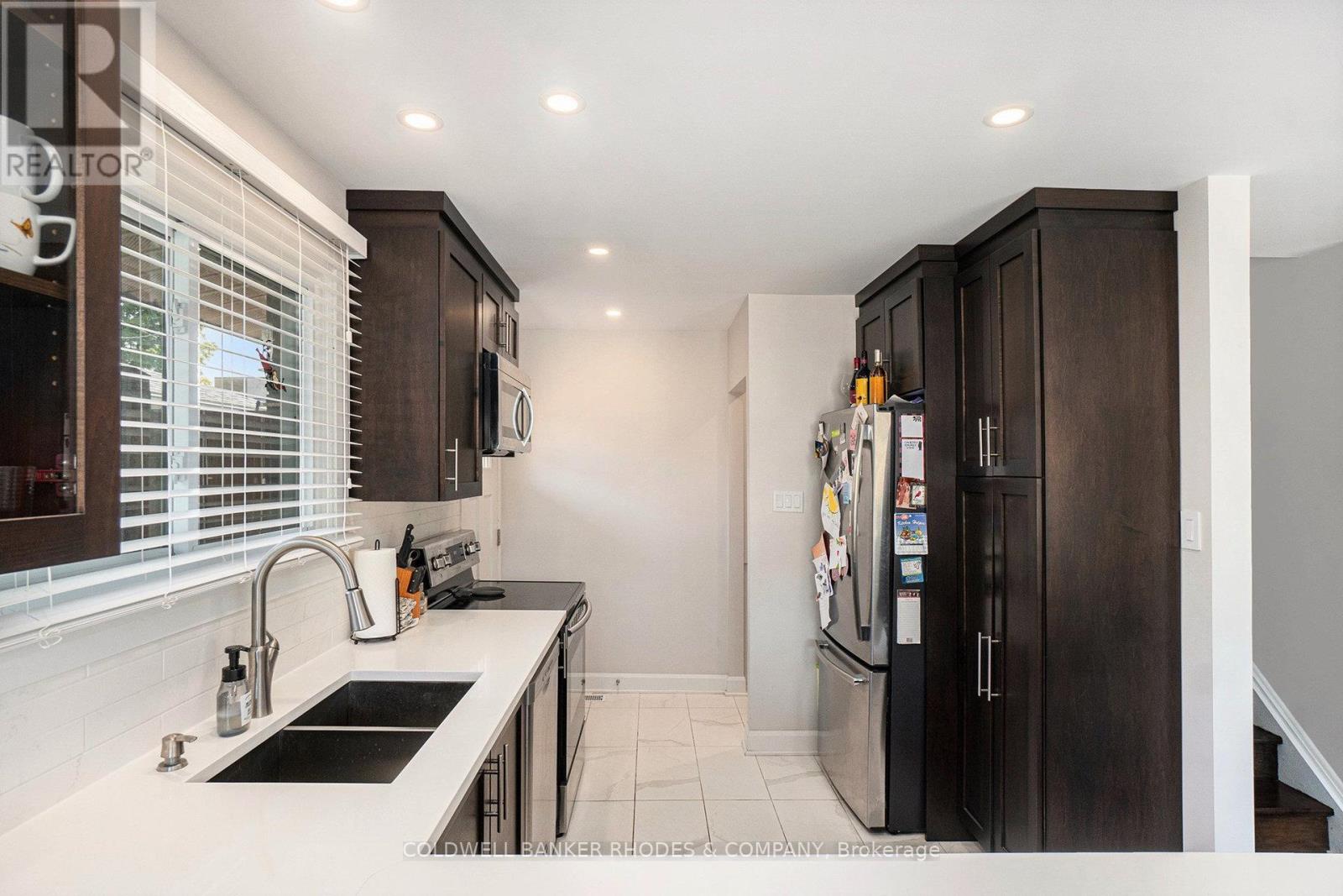 2722 Stone Crescent