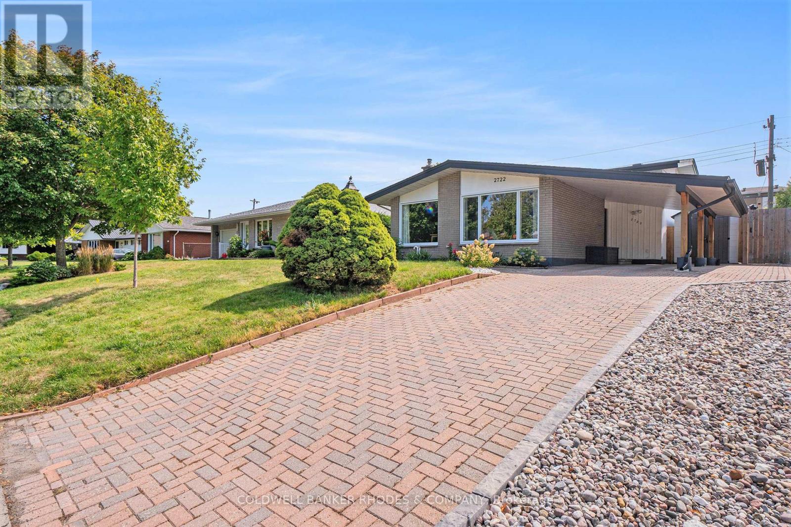 2722 Stone Crescent