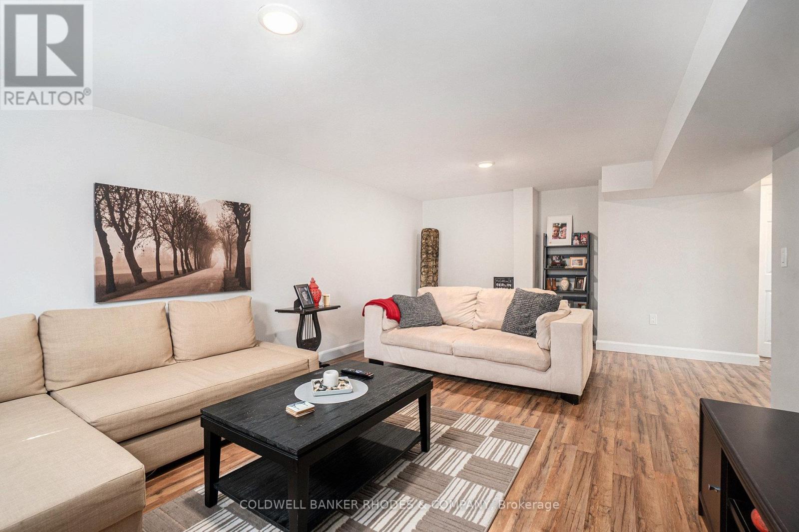 2722 Stone Crescent