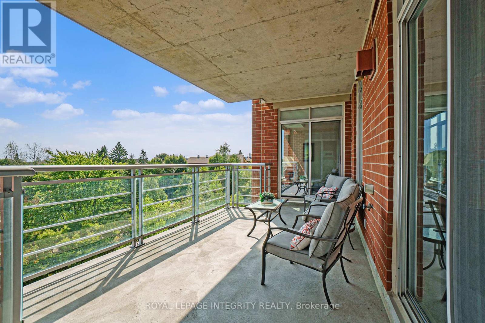 704 - 136 Darlington Private