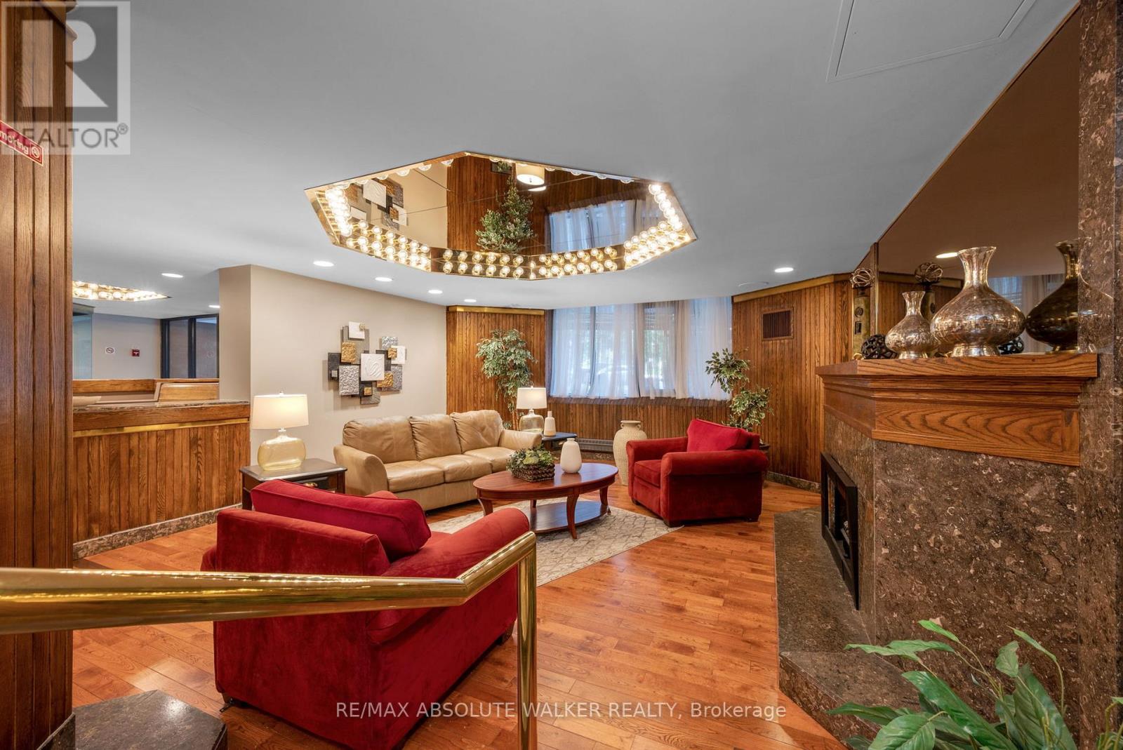 414 - 2871 Richmond Road