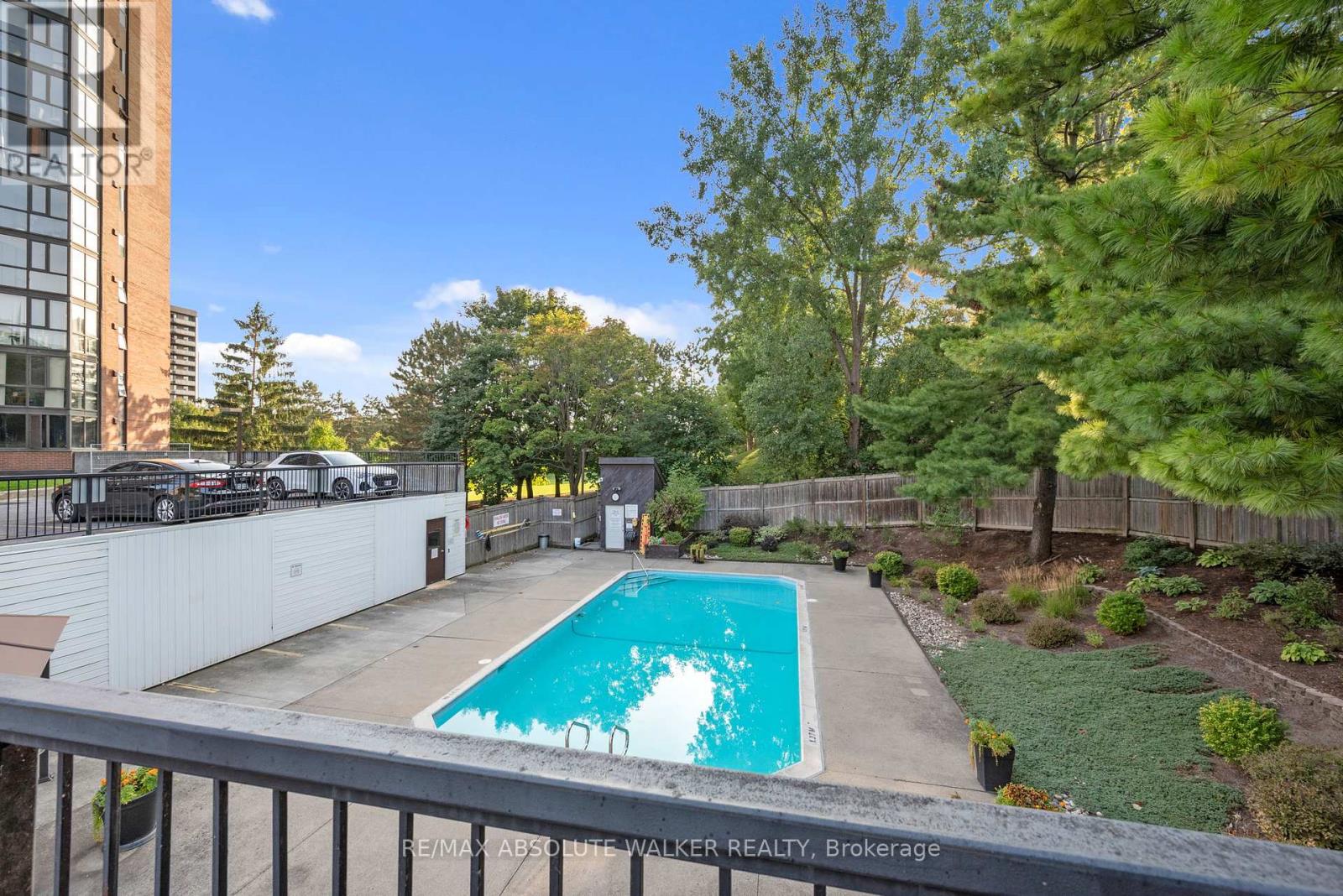 414 - 2871 Richmond Road