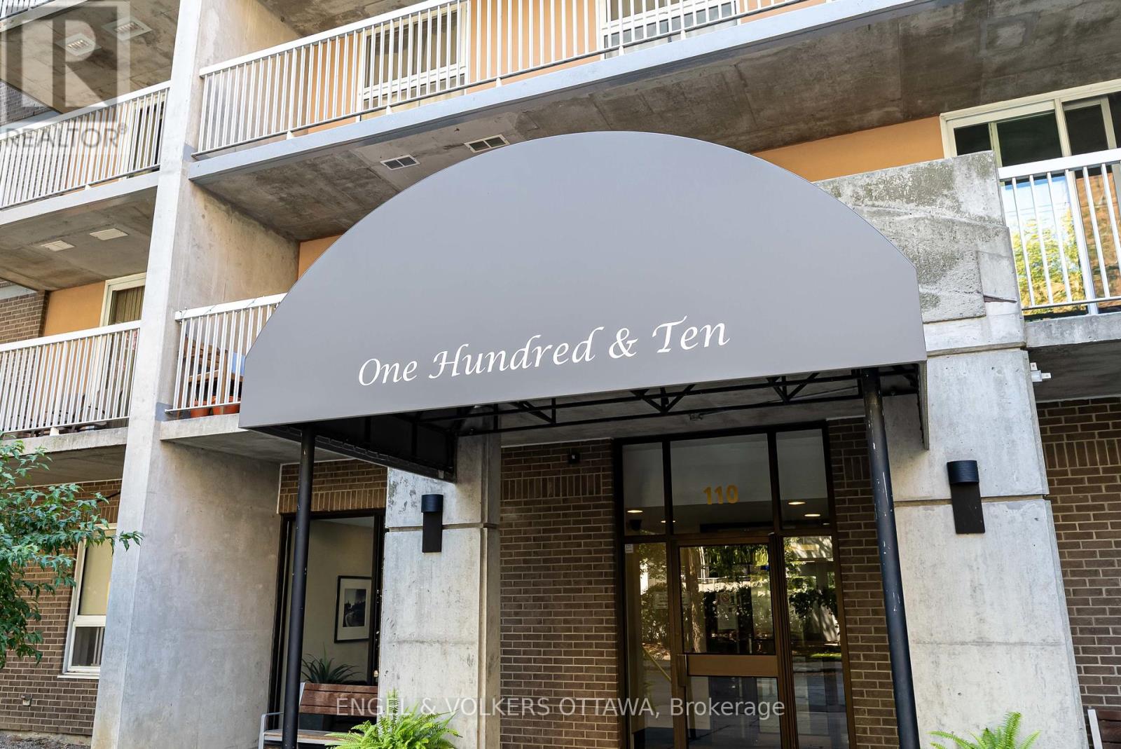 401 - 110 Forward Avenue