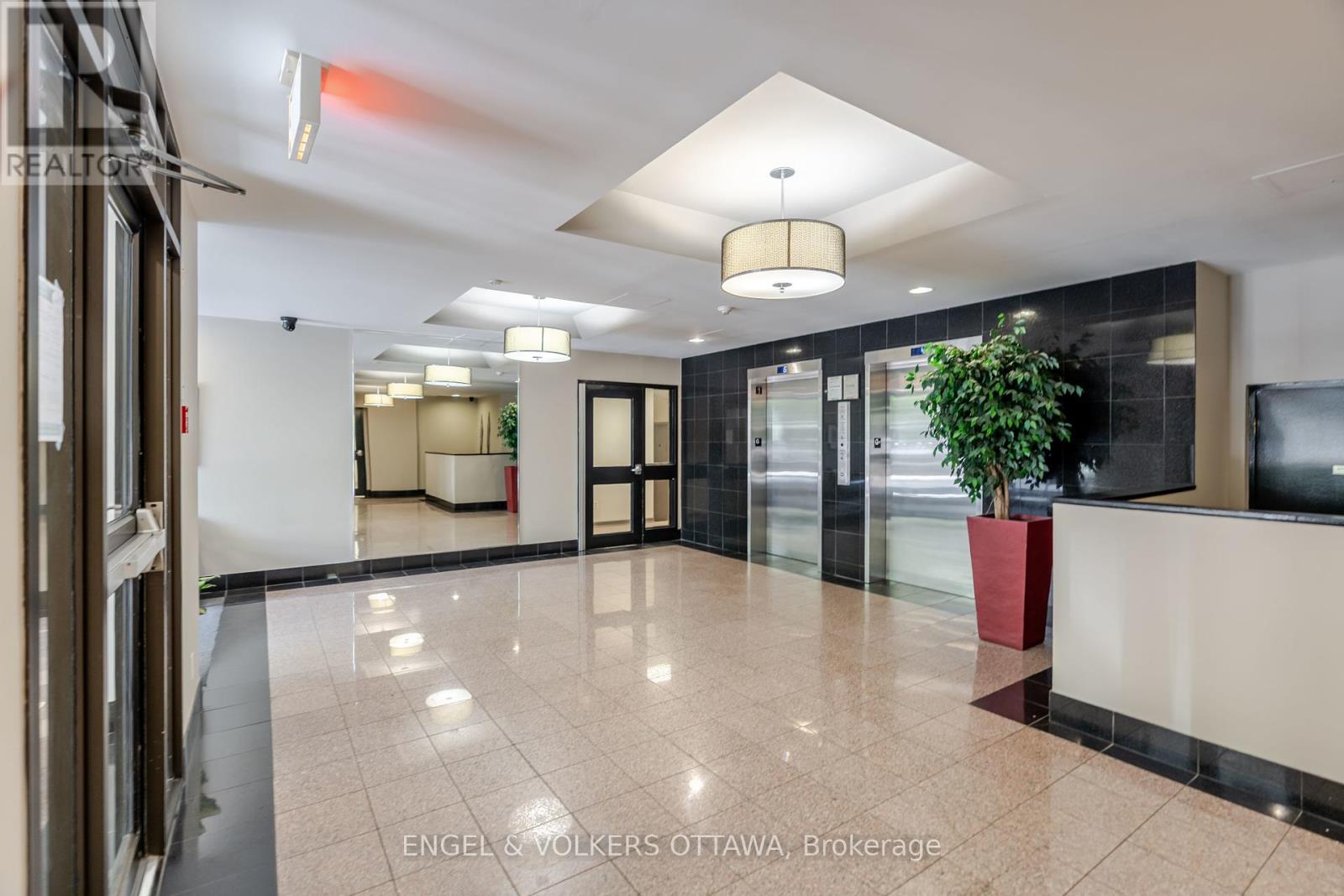 401 - 110 Forward Avenue