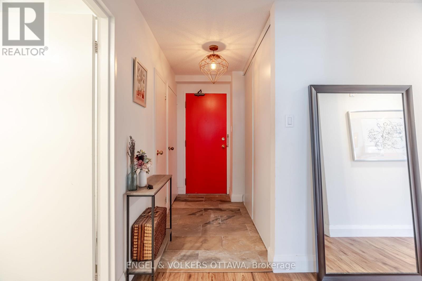 401 - 110 Forward Avenue